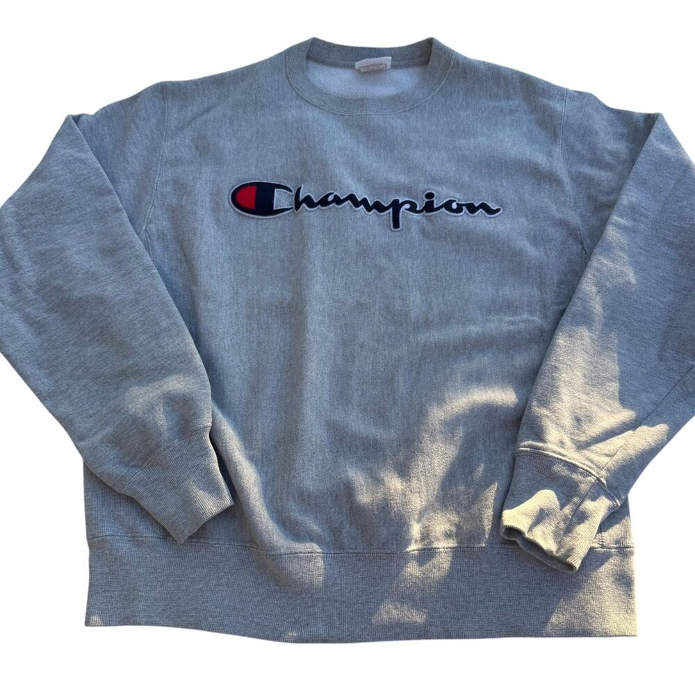 Vintage Y2K Champion Reverse Weave Gray Script Logo Crewneck Sweatshirt Medium
